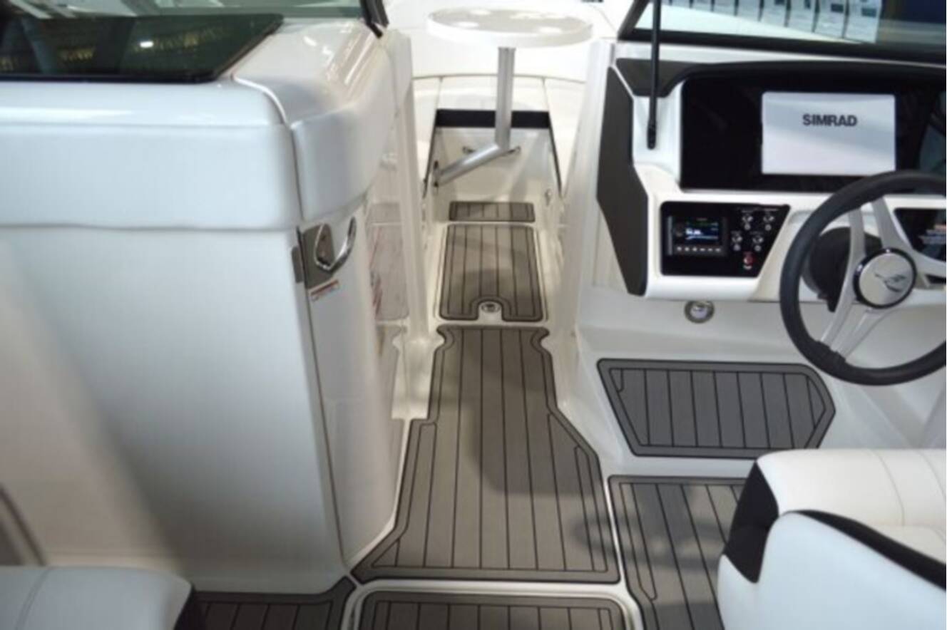 A photo of this 2024 Sea Ray SPX 230
