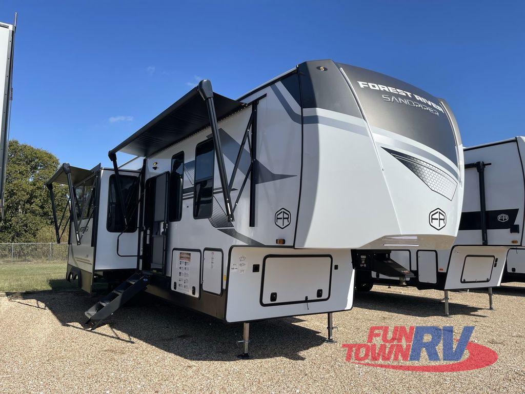 2026 Forest River Rv Sandpiper 4002FB RV
