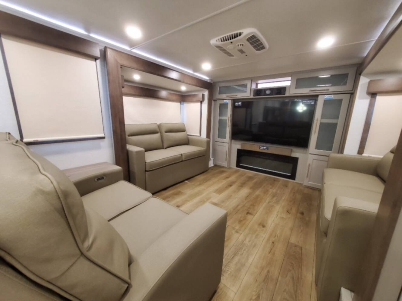 A photo of this 2026 Alliance Rv Paradigm 385FL