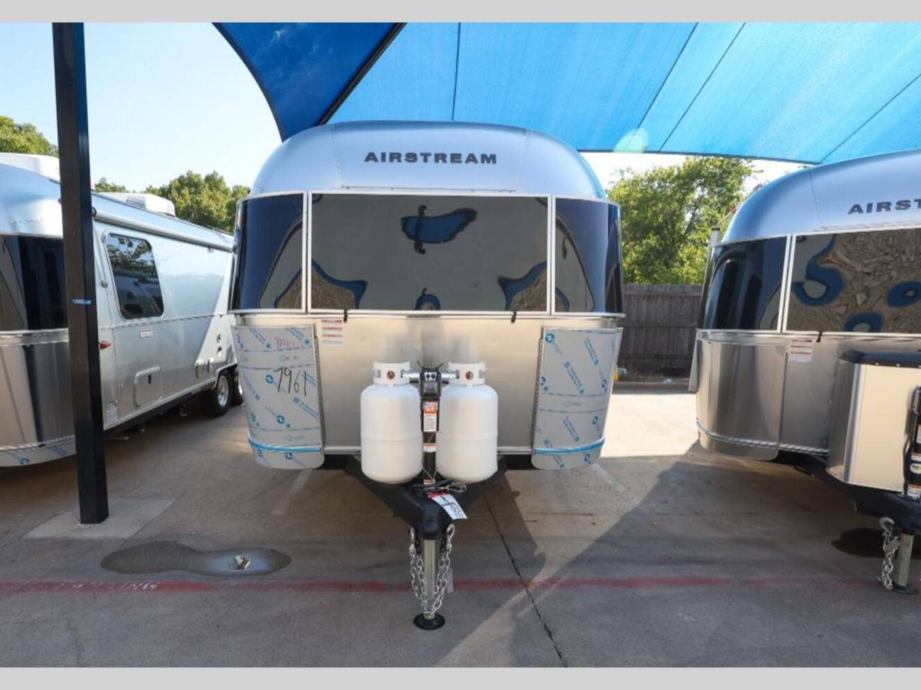 A photo of this 2026 Airstream Globetrotter 25FBQ