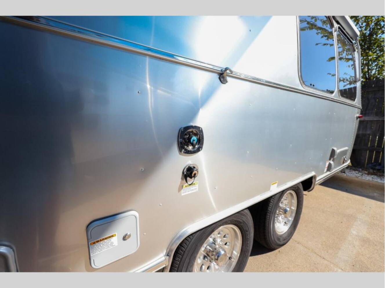 A photo of this 2026 Airstream Globetrotter 25FBQ