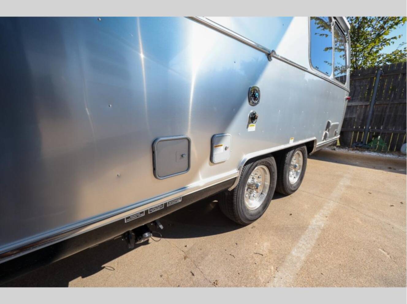 A photo of this 2026 Airstream Globetrotter 25FBQ