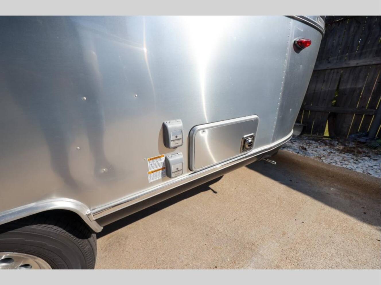A photo of this 2026 Airstream Globetrotter 25FBQ
