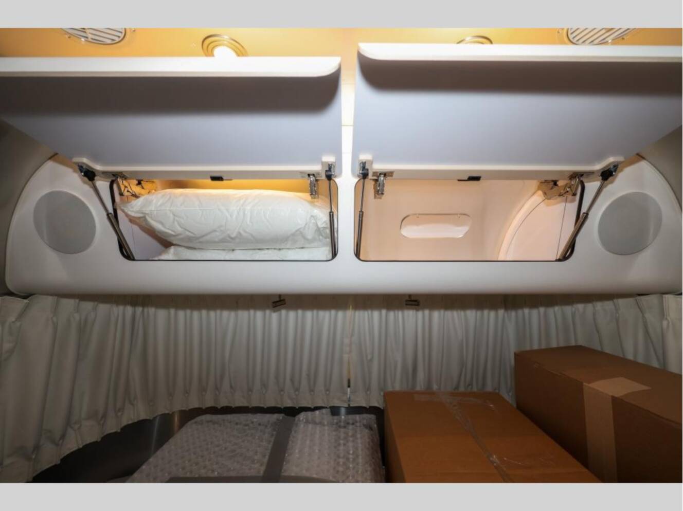 A photo of this 2026 Airstream Globetrotter 25FBQ