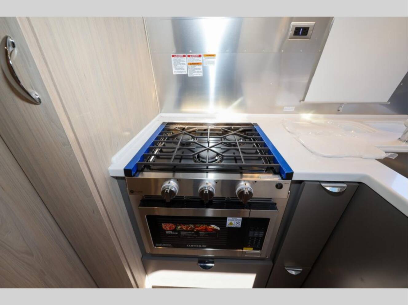 A photo of this 2026 Airstream Globetrotter 25FBQ