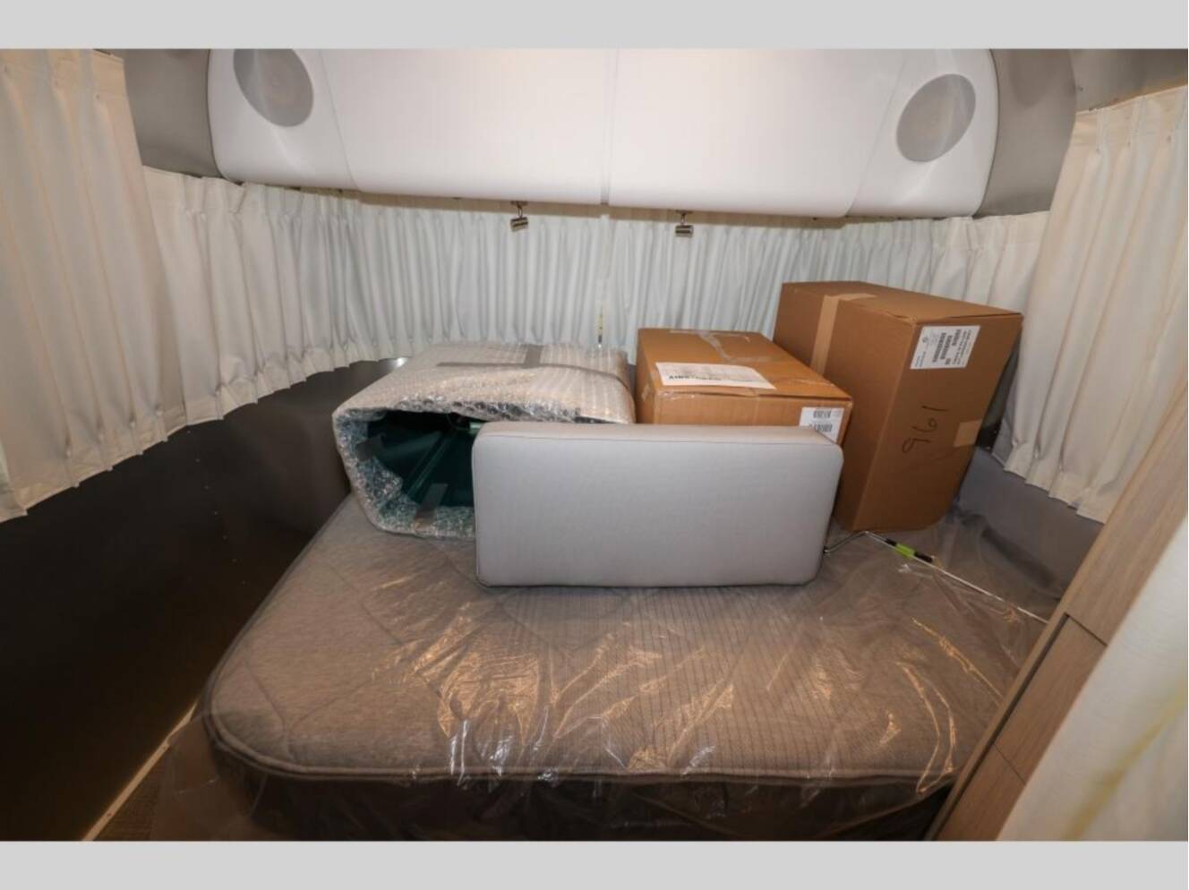 A photo of this 2026 Airstream Globetrotter 25FBQ