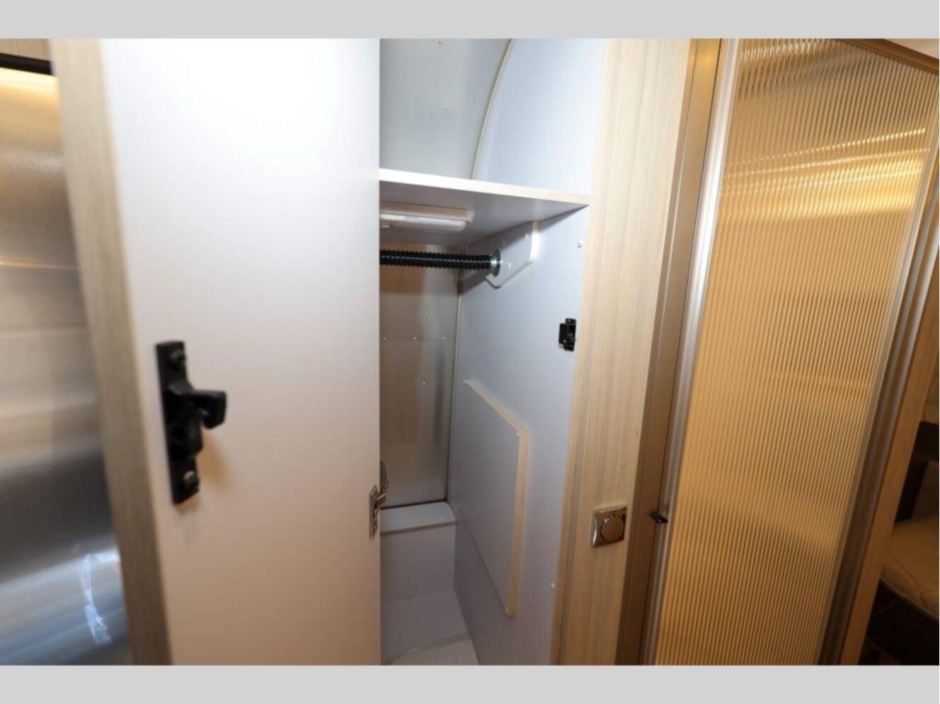 A photo of this 2026 Airstream Globetrotter 25FBQ