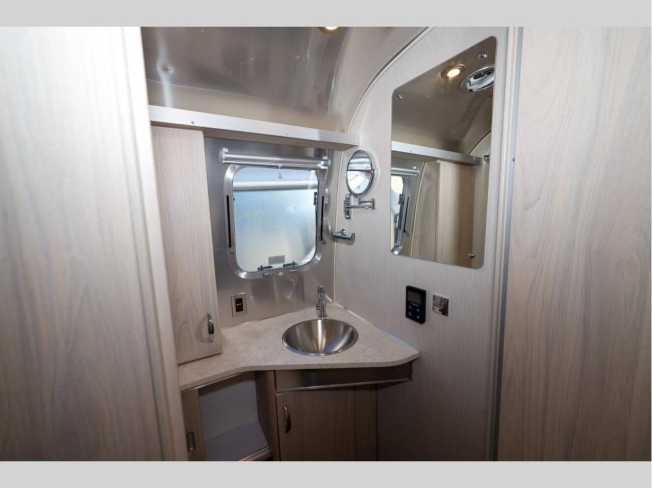 A photo of this 2026 Airstream Globetrotter 25FBQ