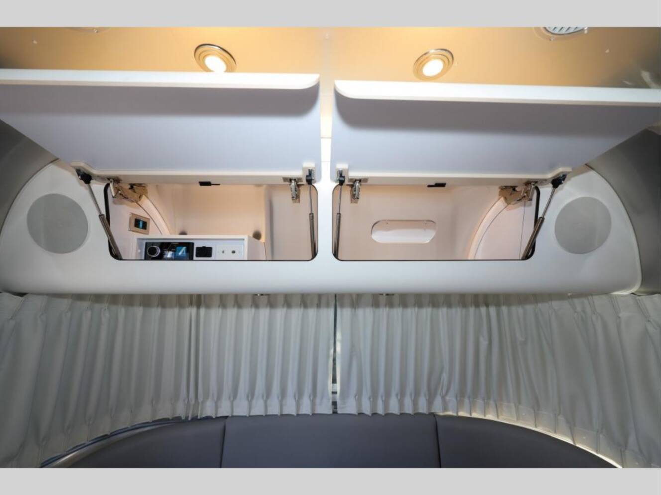 A photo of this 2026 Airstream Globetrotter 25FBQ