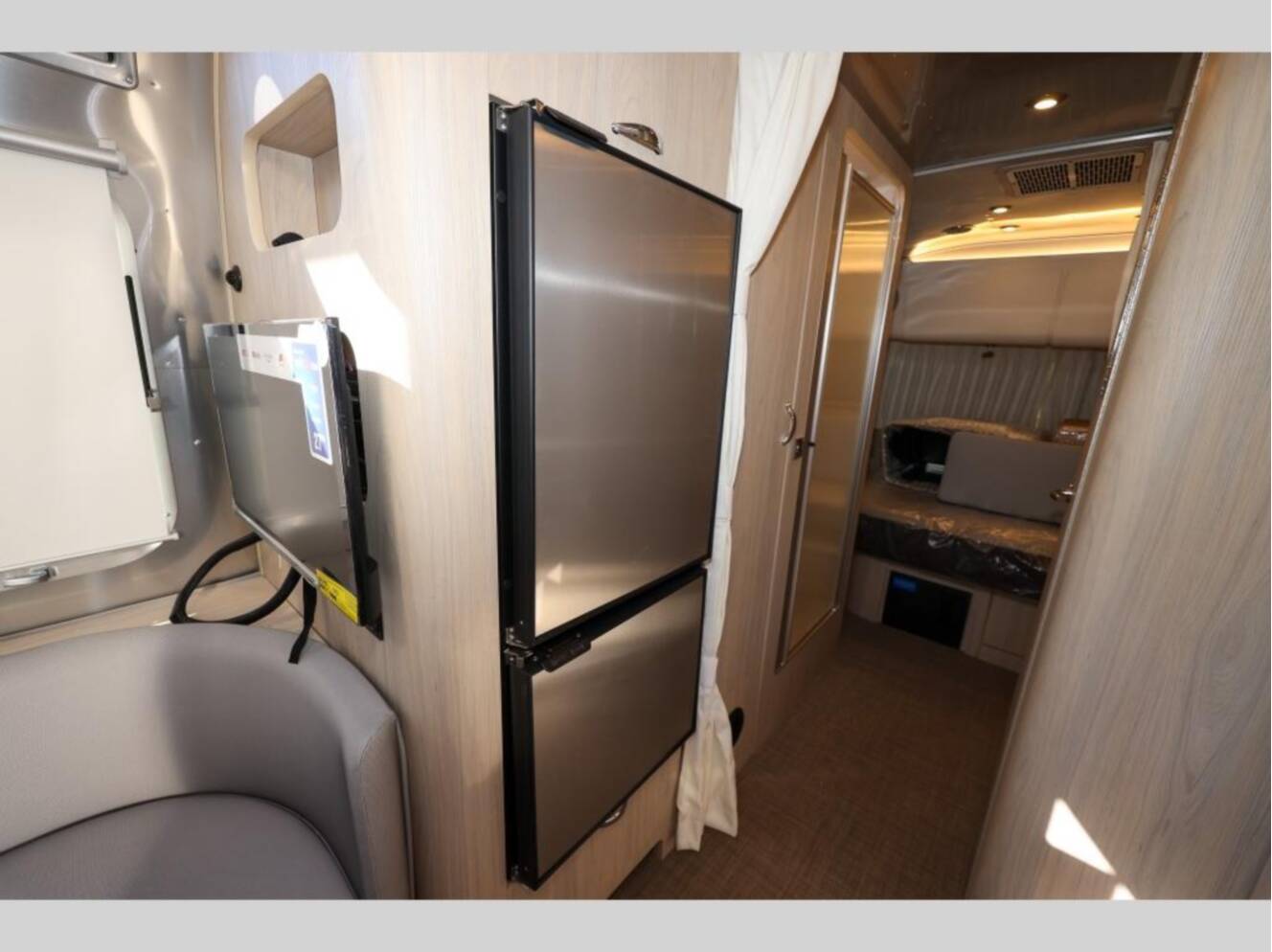 A photo of this 2026 Airstream Globetrotter 25FBQ