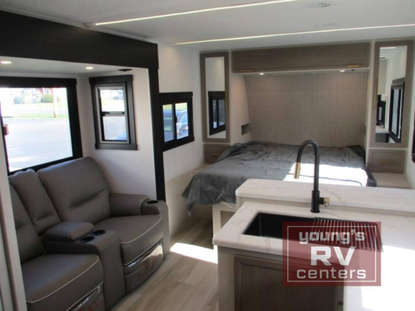 A photo of this 2026 Forest River Rv Salem Hemisphere Hyper-Lyte 21RBHL