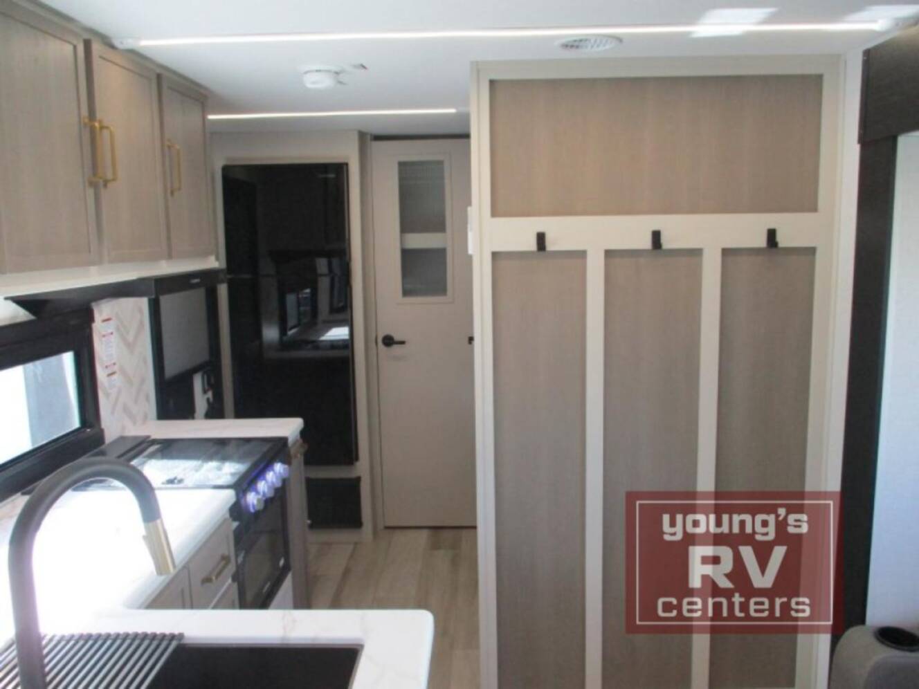A photo of this 2026 Forest River Rv Salem Hemisphere Hyper-Lyte 21RBHL