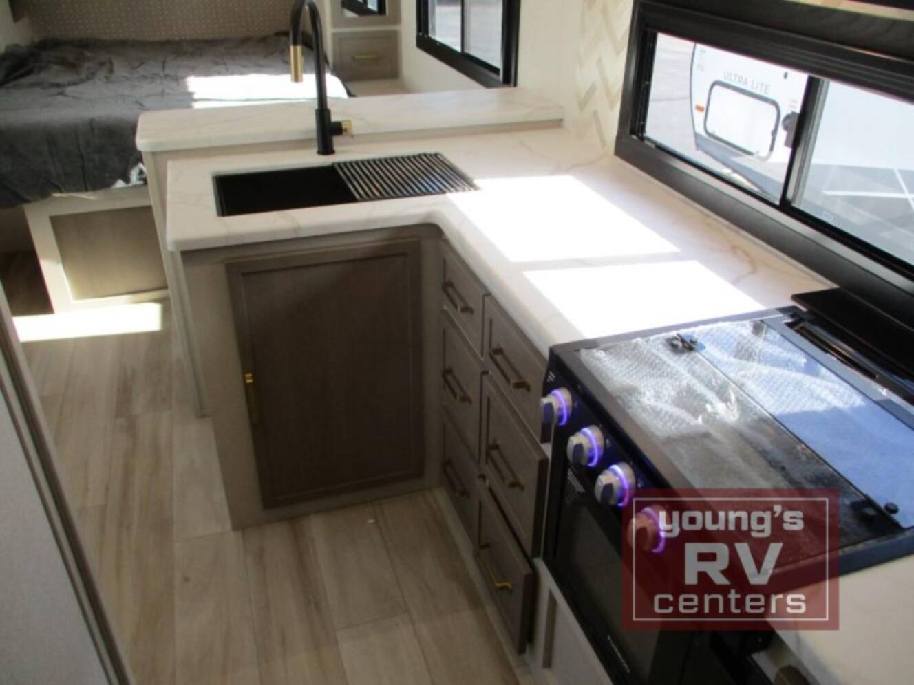 A photo of this 2026 Forest River Rv Salem Hemisphere Hyper-Lyte 21RBHL