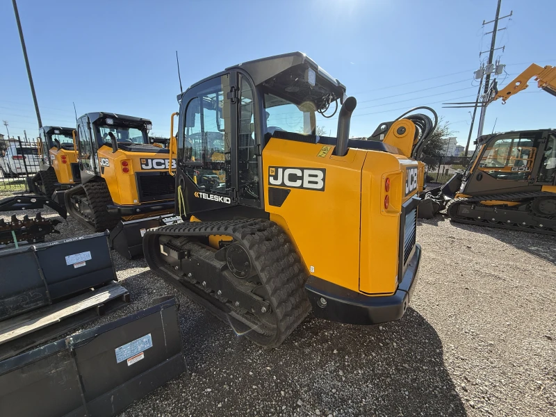 2025 JCB 3TS-8T