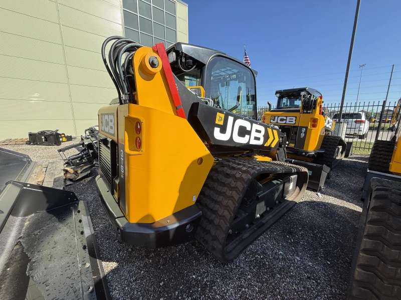 2025 JCB 3TS-8T