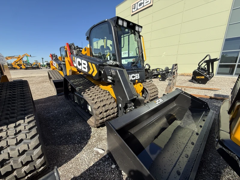 2025 JCB 3TS-8T