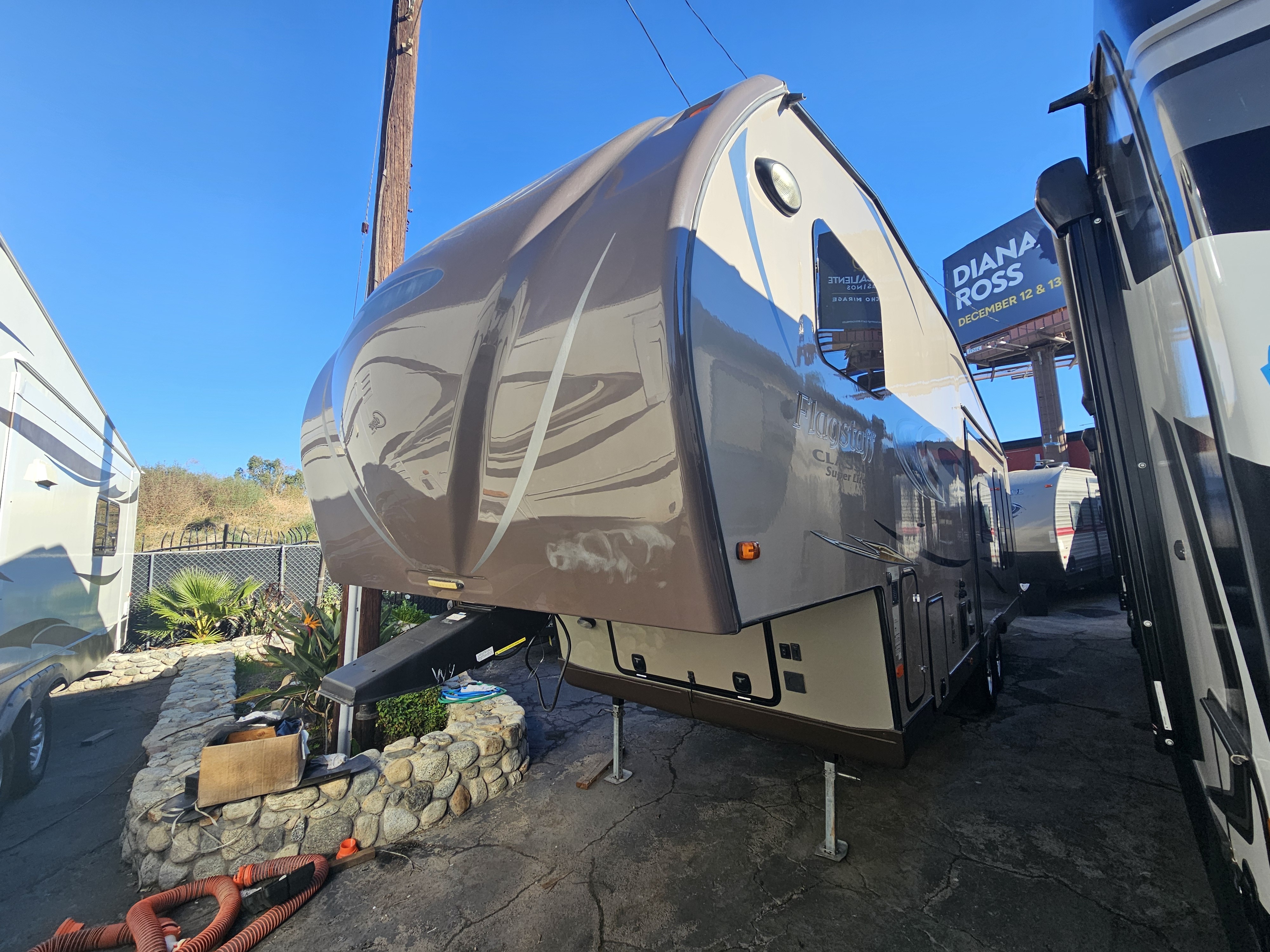 2015 Forest River FLAGSTAFF 8528RKWS in san bernardino CA