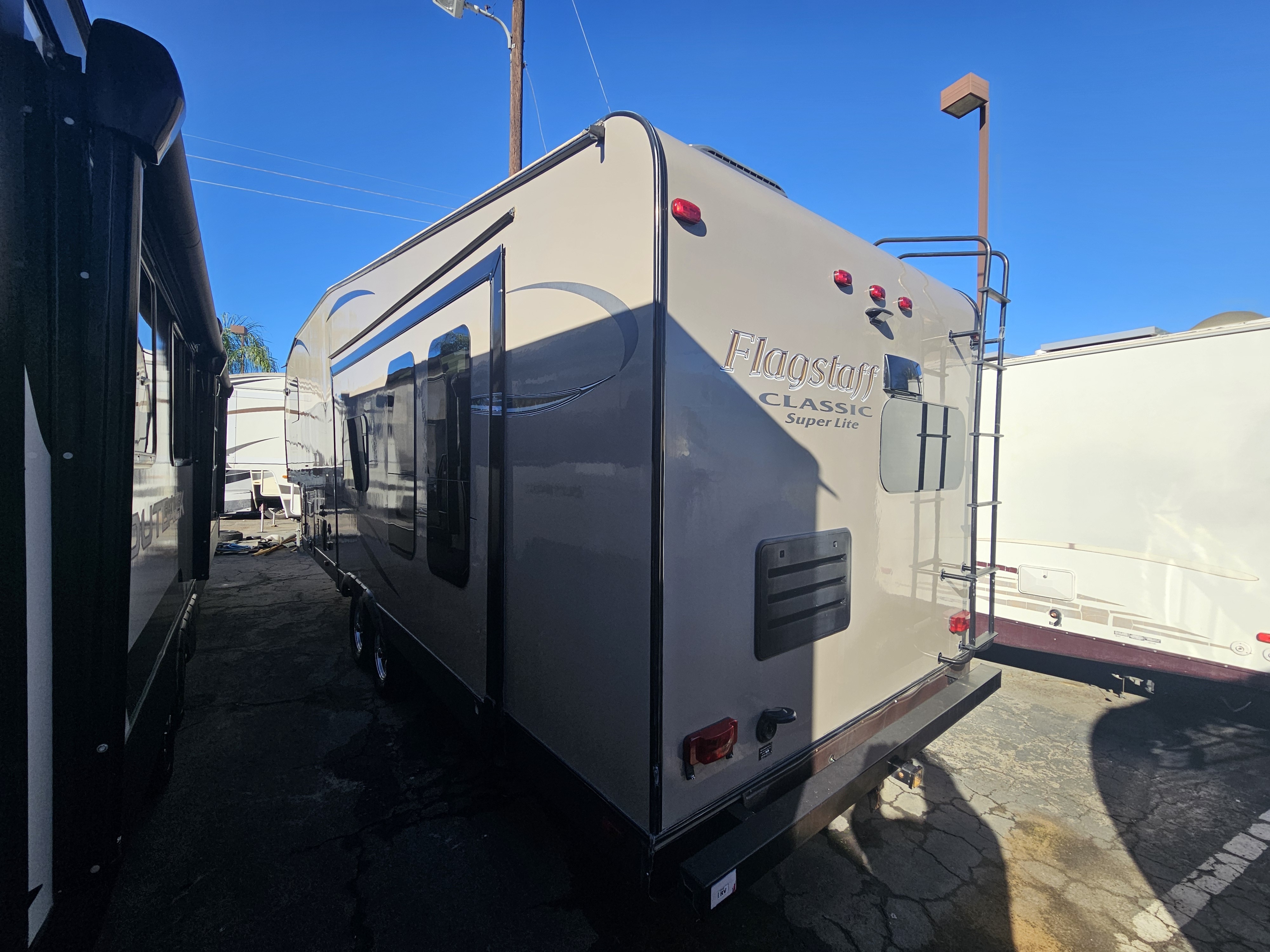 2015 Forest River FLAGSTAFF 8528RKWS in san bernardino CA