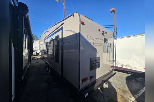 2015 Forest River FLAGSTAFF 8528RKWS in san bernardino CA