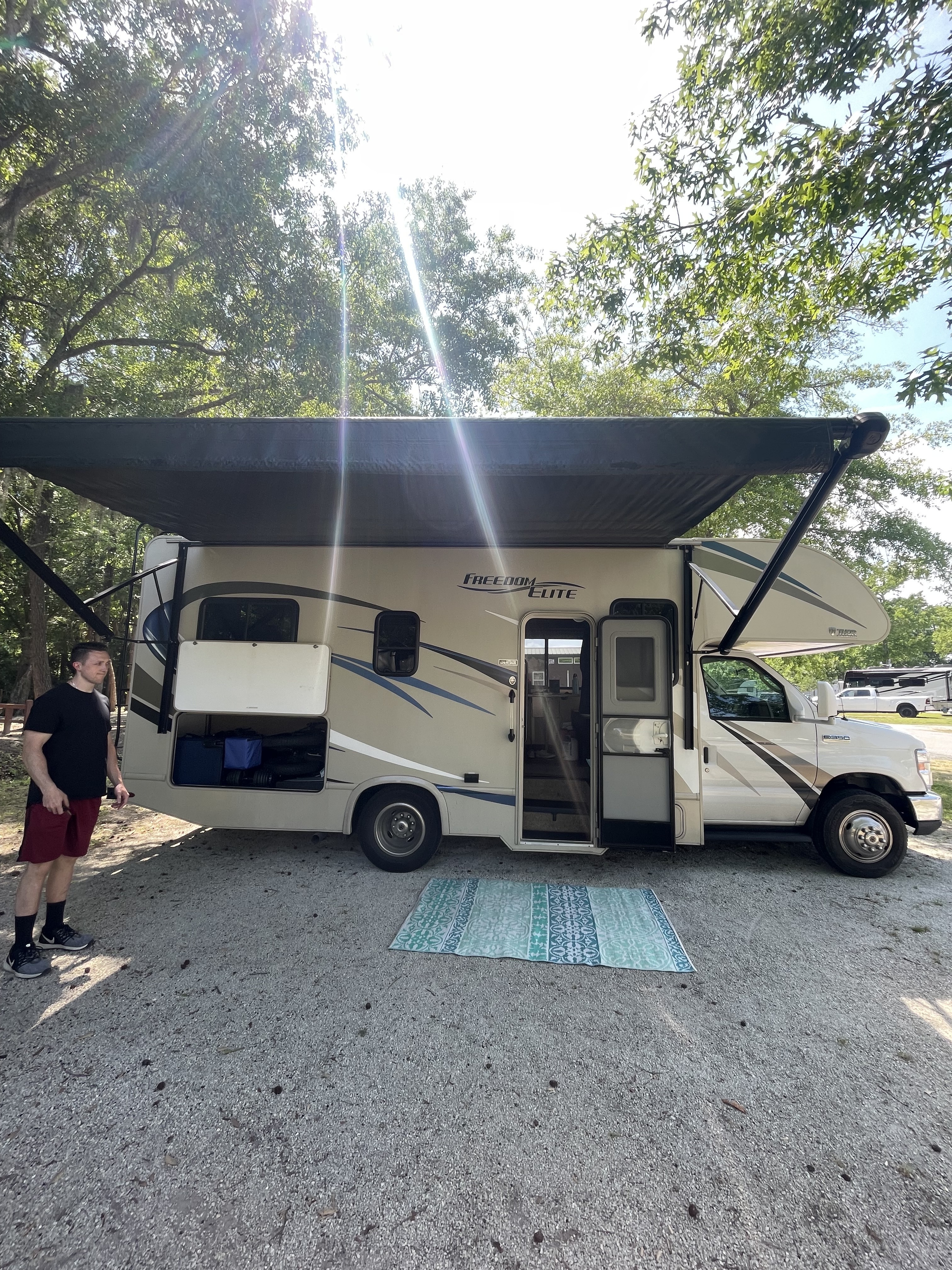 2018 Thor Motor Coach Freedom Elite 23H RV