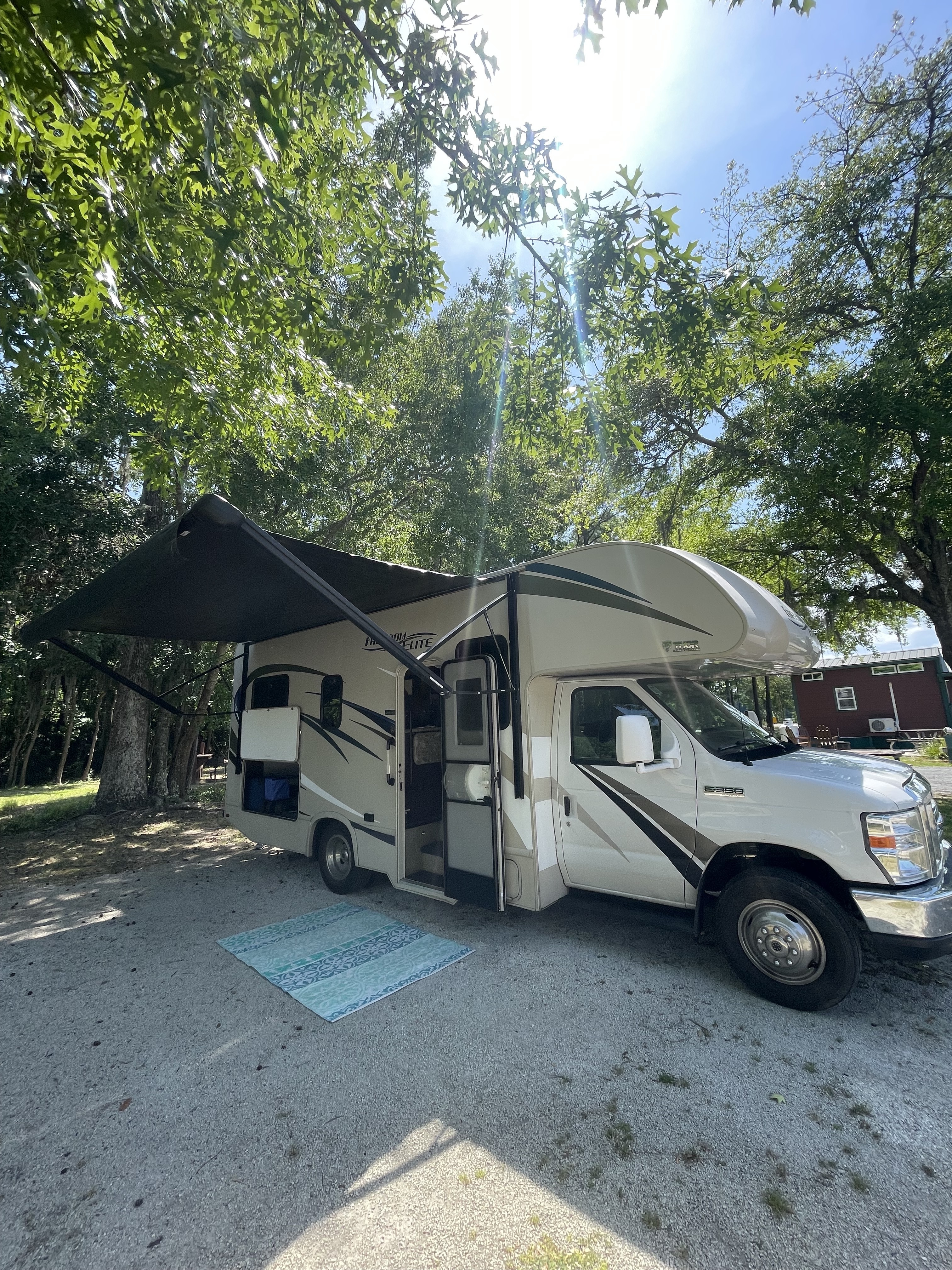 2018 Thor Motor Coach Freedom Elite 23H in modena NY