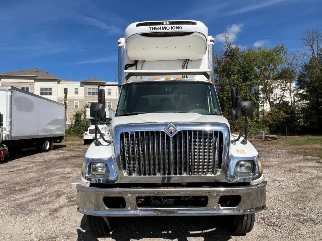 2004 INTERNATIONAL 7400 in Fredericksburg, VA