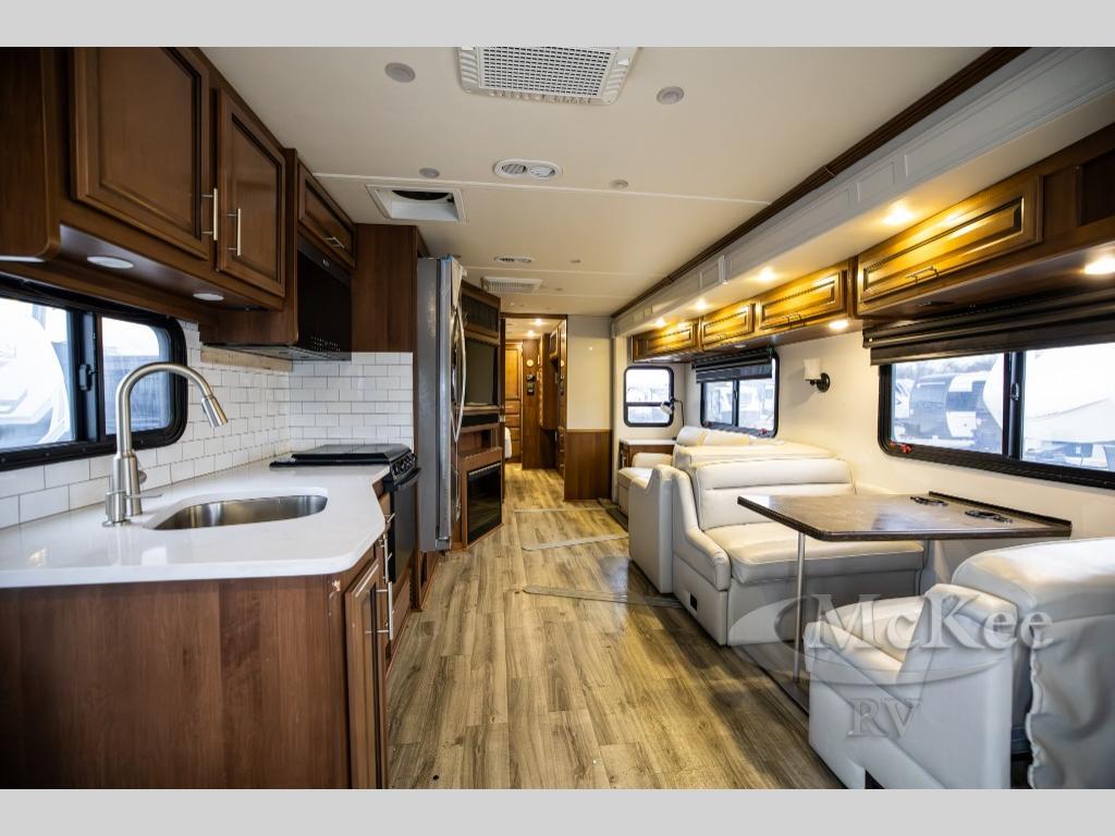 2014 Fleetwood Rv Bounder 35K in perry IA