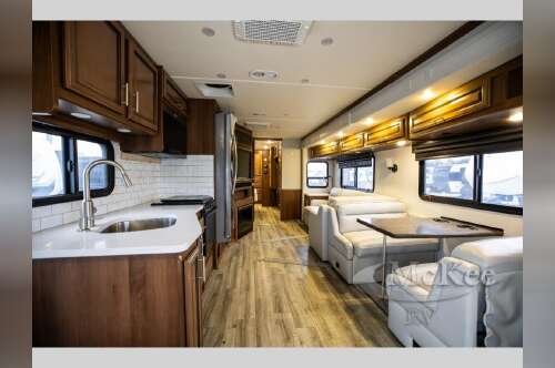 2014 Fleetwood Rv Bounder 35K in perry IA