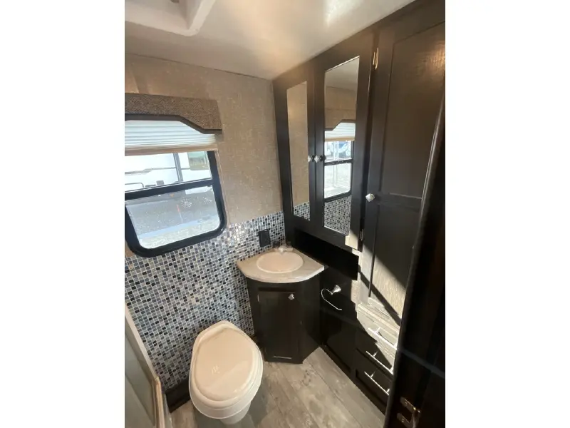 2019 HEARTLAND NORTH TRAIL 22FBS