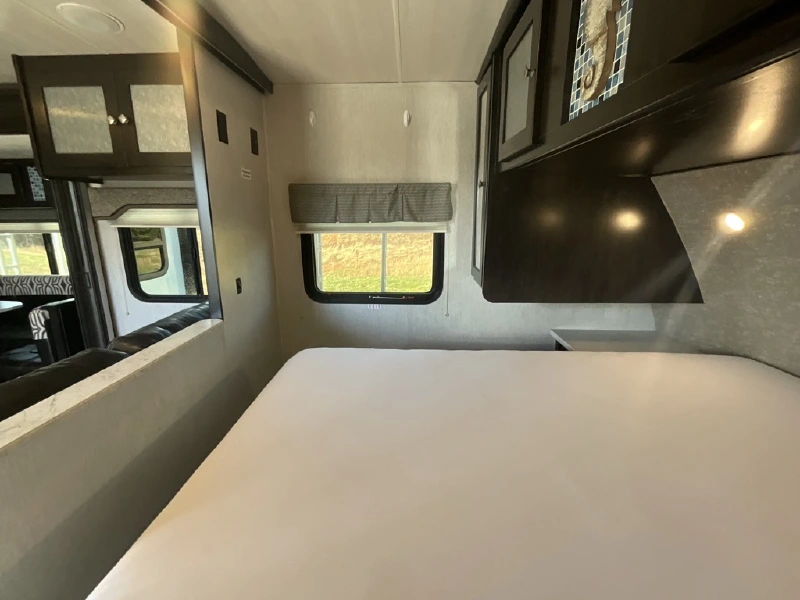 2019 HEARTLAND NORTH TRAIL 22FBS