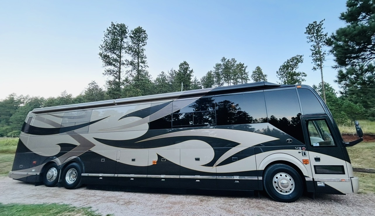 2003 Prevost Featherlite H3-45 in lake wales FL