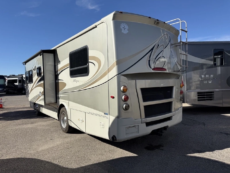 2012 TIFFIN MOTORHOMES ALLEGRO BREEZE 28BR