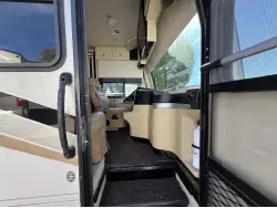 2012 TIFFIN MOTORHOMES ALLEGRO BREEZE 28BR