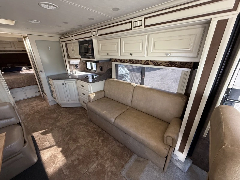 2012 TIFFIN MOTORHOMES ALLEGRO BREEZE 28BR