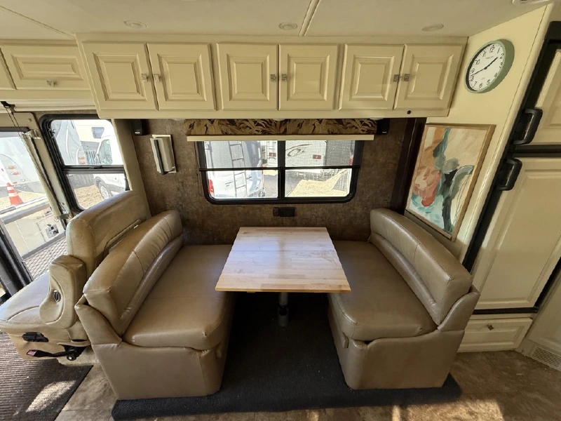 2012 TIFFIN MOTORHOMES ALLEGRO BREEZE 28BR