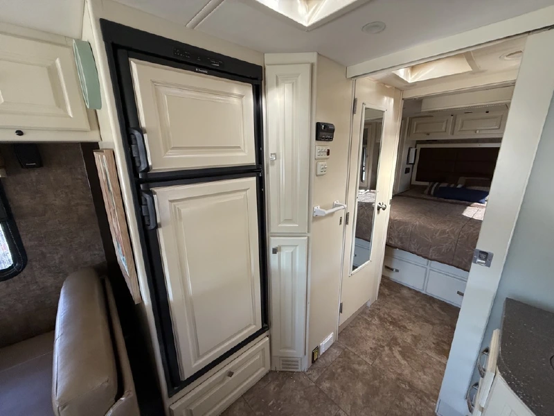 2012 TIFFIN MOTORHOMES ALLEGRO BREEZE 28BR