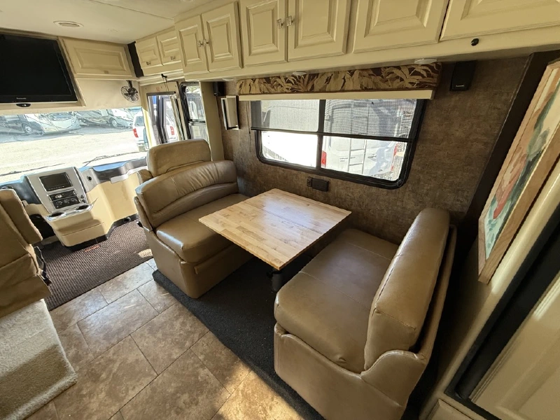 2012 TIFFIN MOTORHOMES ALLEGRO BREEZE 28BR