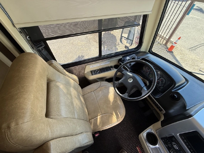 2012 TIFFIN MOTORHOMES ALLEGRO BREEZE 28BR