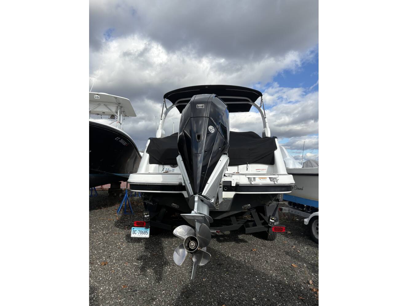A photo of this 2022 Four Winns H-Series Ob