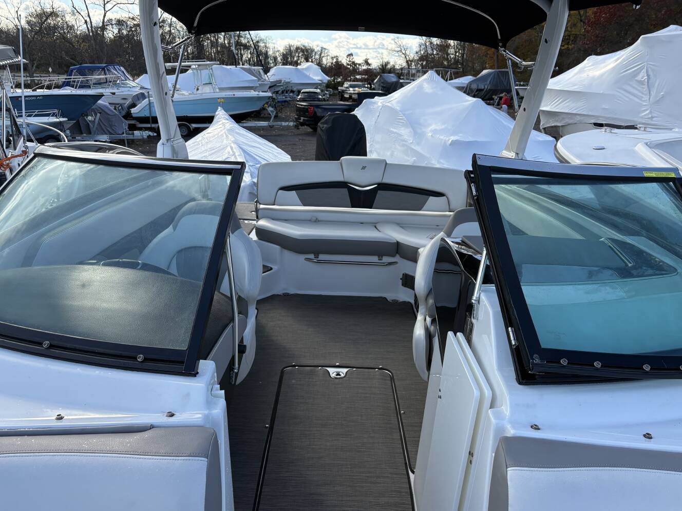 A photo of this 2022 Four Winns H-Series Ob