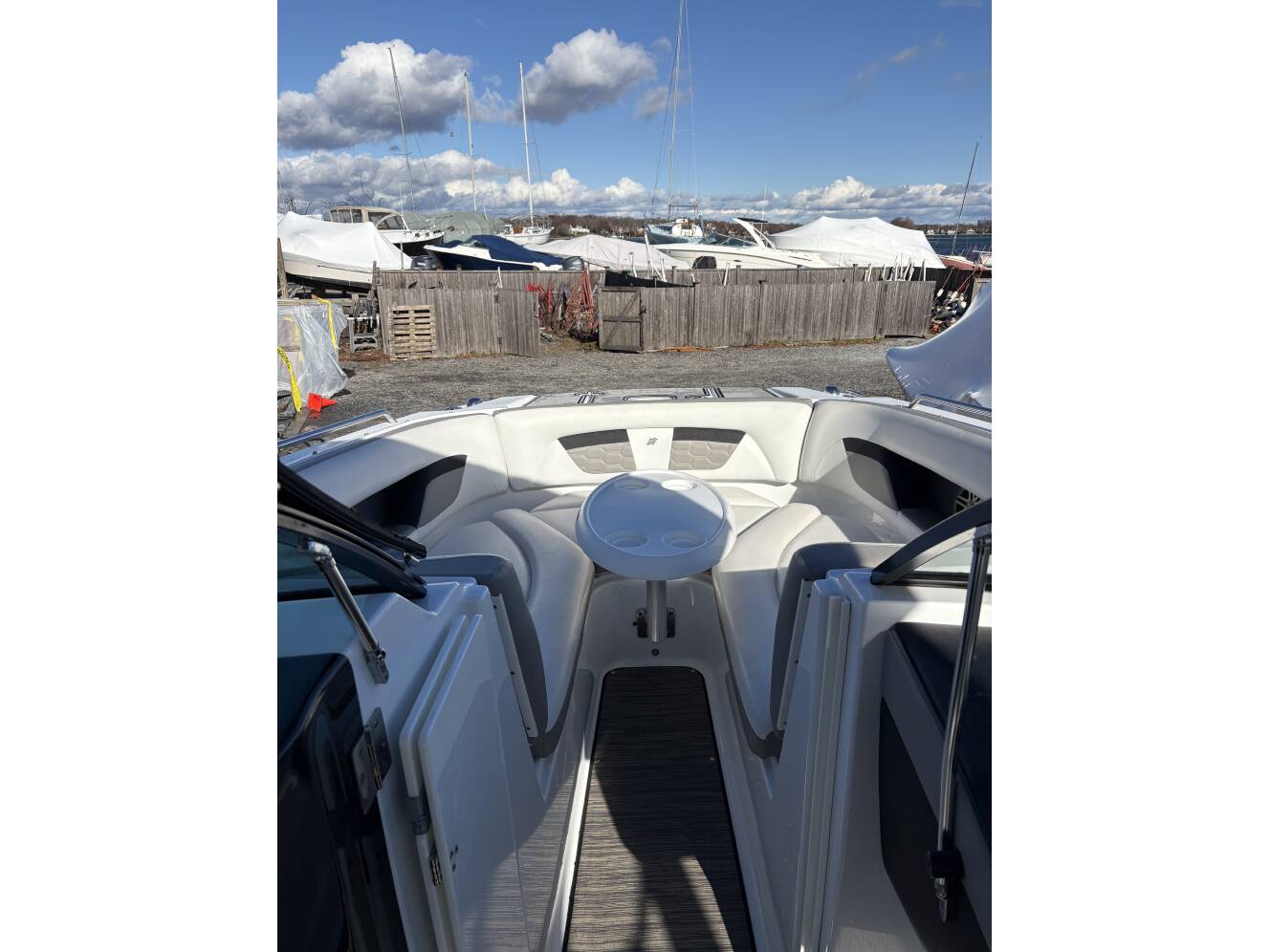 A photo of this 2022 Four Winns H-Series Ob