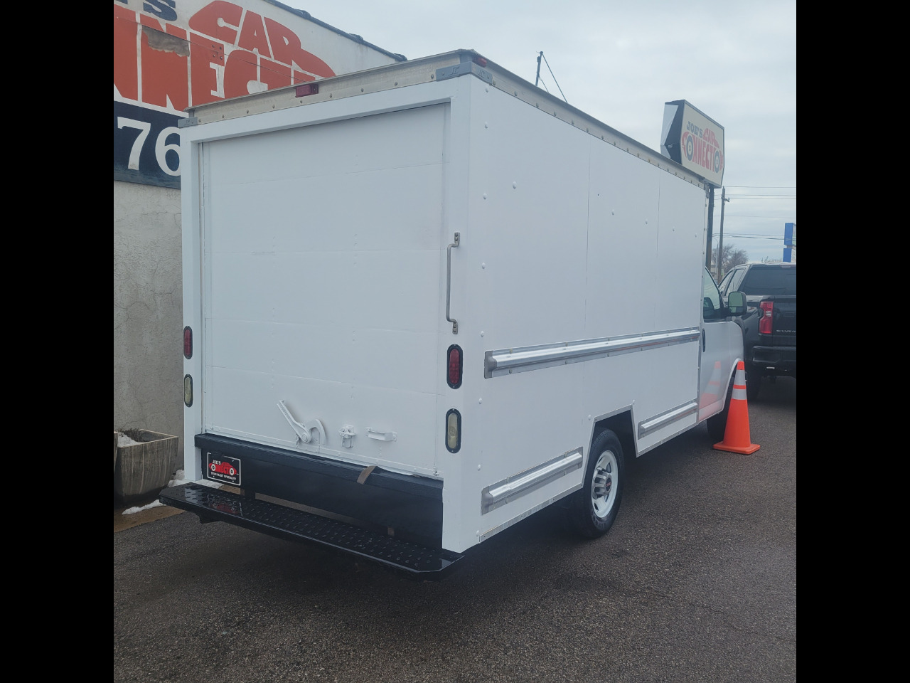 2010 GMC SAVANA in Roy, UT