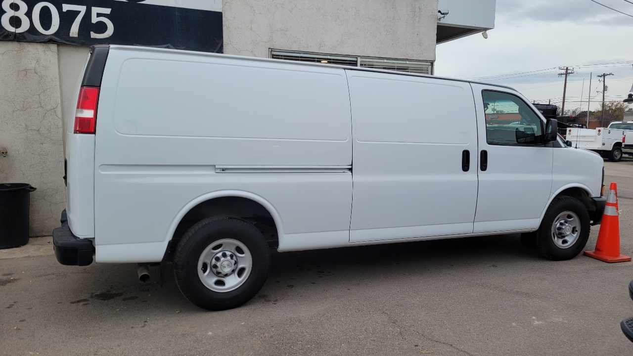 2017 CHEVROLET Express 3500 in Roy, UT