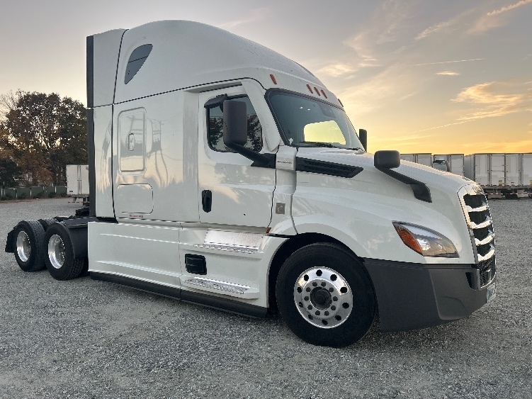 2021 FREIGHTLINER CASCADIA 126 in Greensboro, NC
