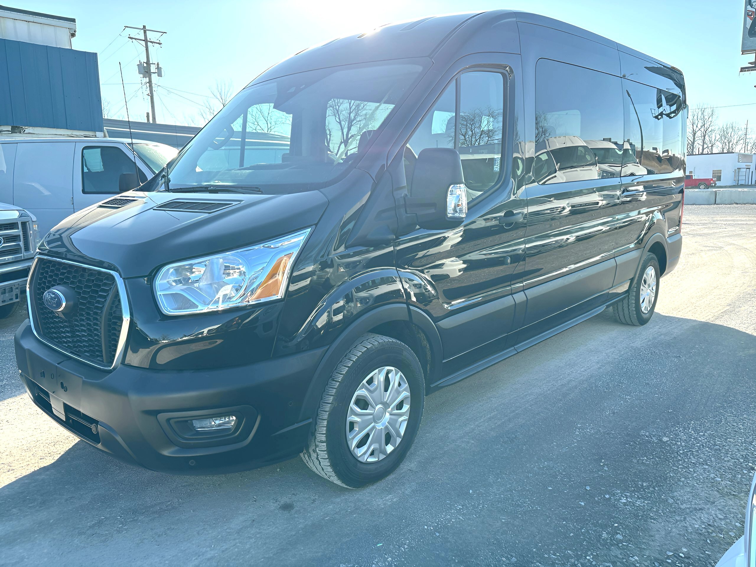 2022 FORD TRANSIT 350 in Cape Girardeau, MO