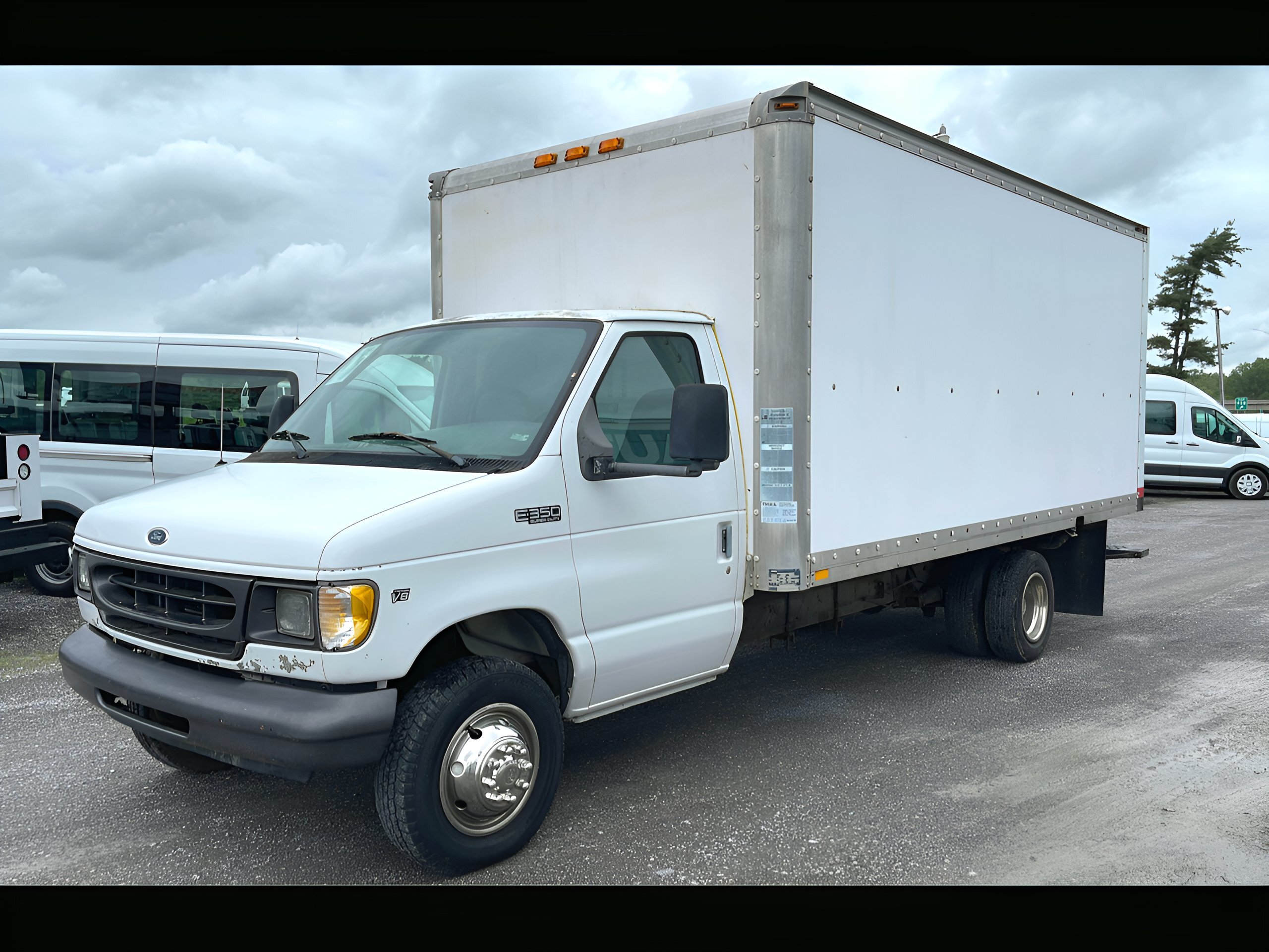 1999 FORD ECONOLINE in Cape Girardeau, MO