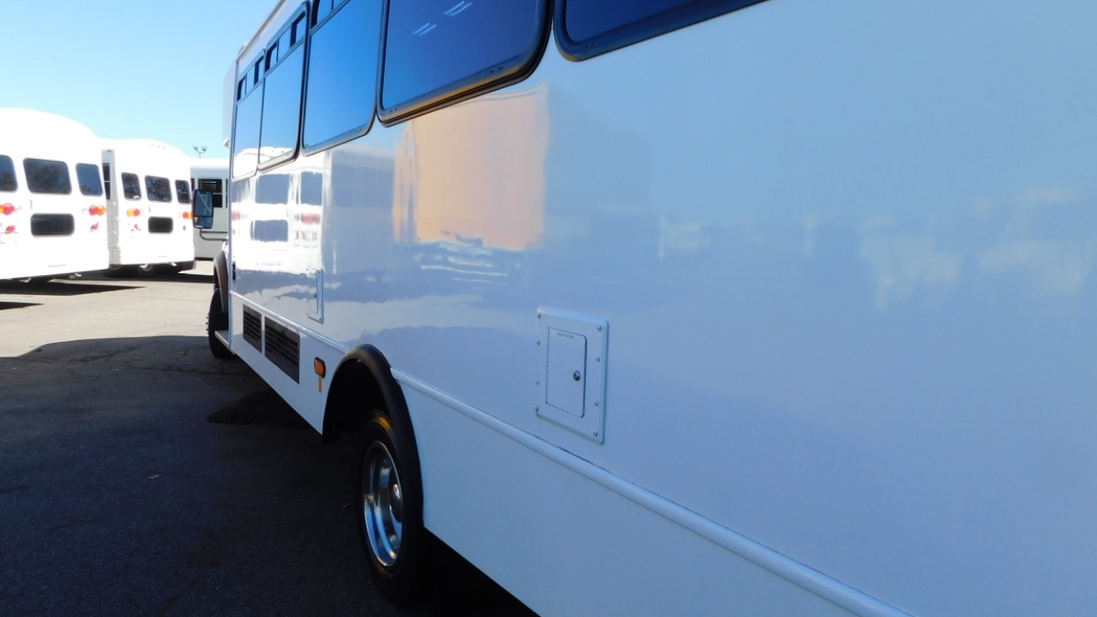 2017 Ford F-550 photo 2