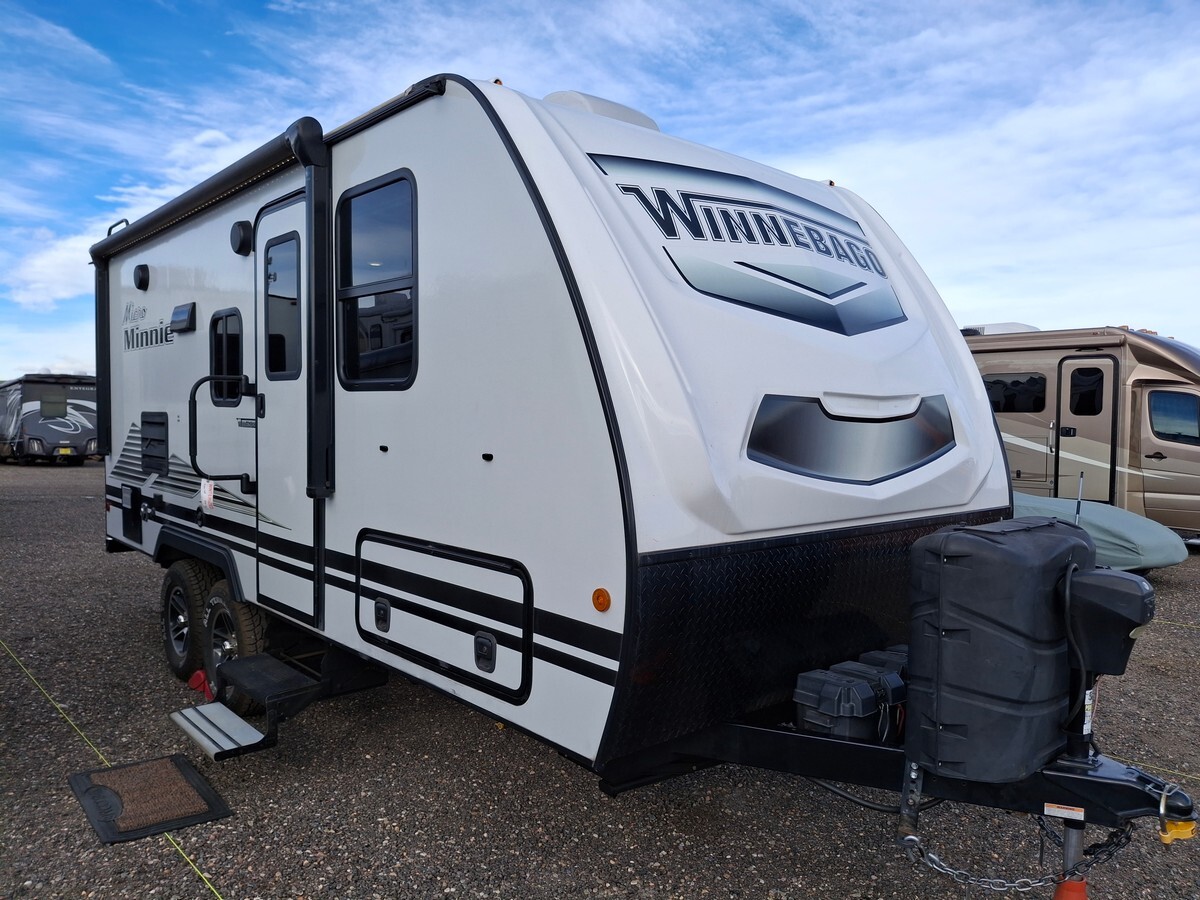 2021 Winnebago MICRO MINNIE 2106DS in golden CO