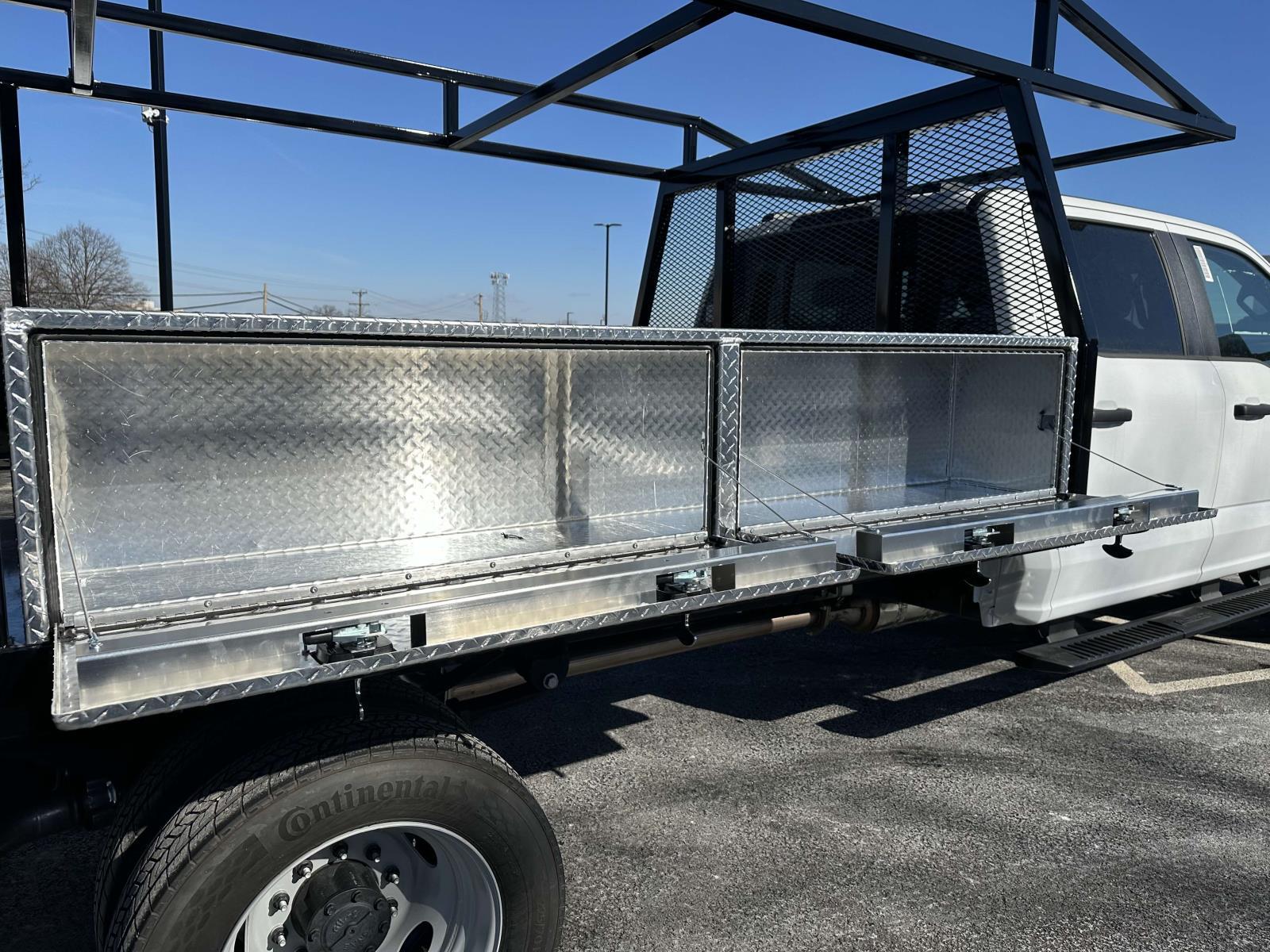 2024 Ford F-450 photo 3