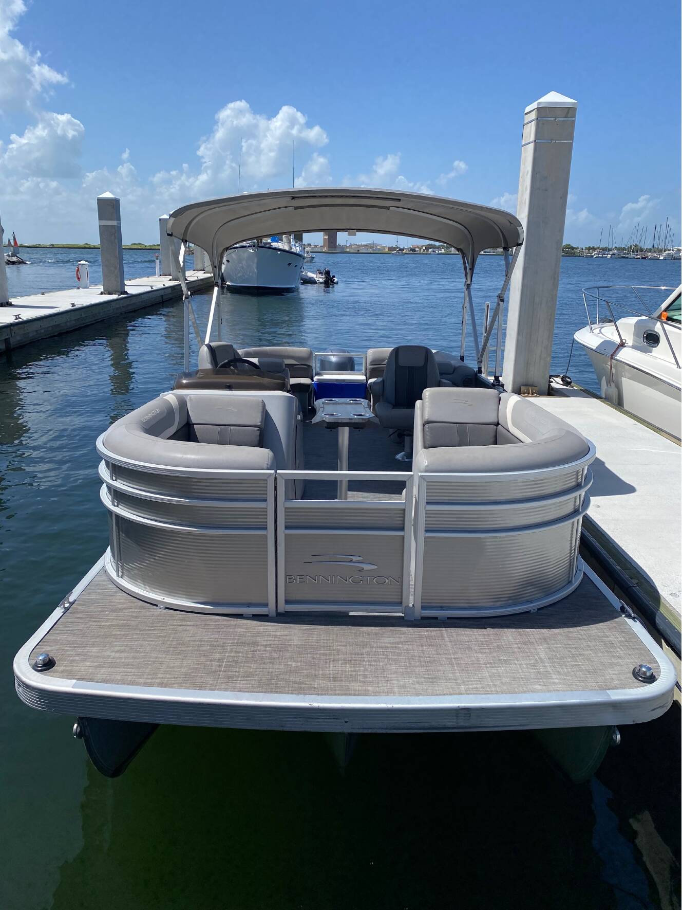 A photo of this 2020 Bennington 22 Sv